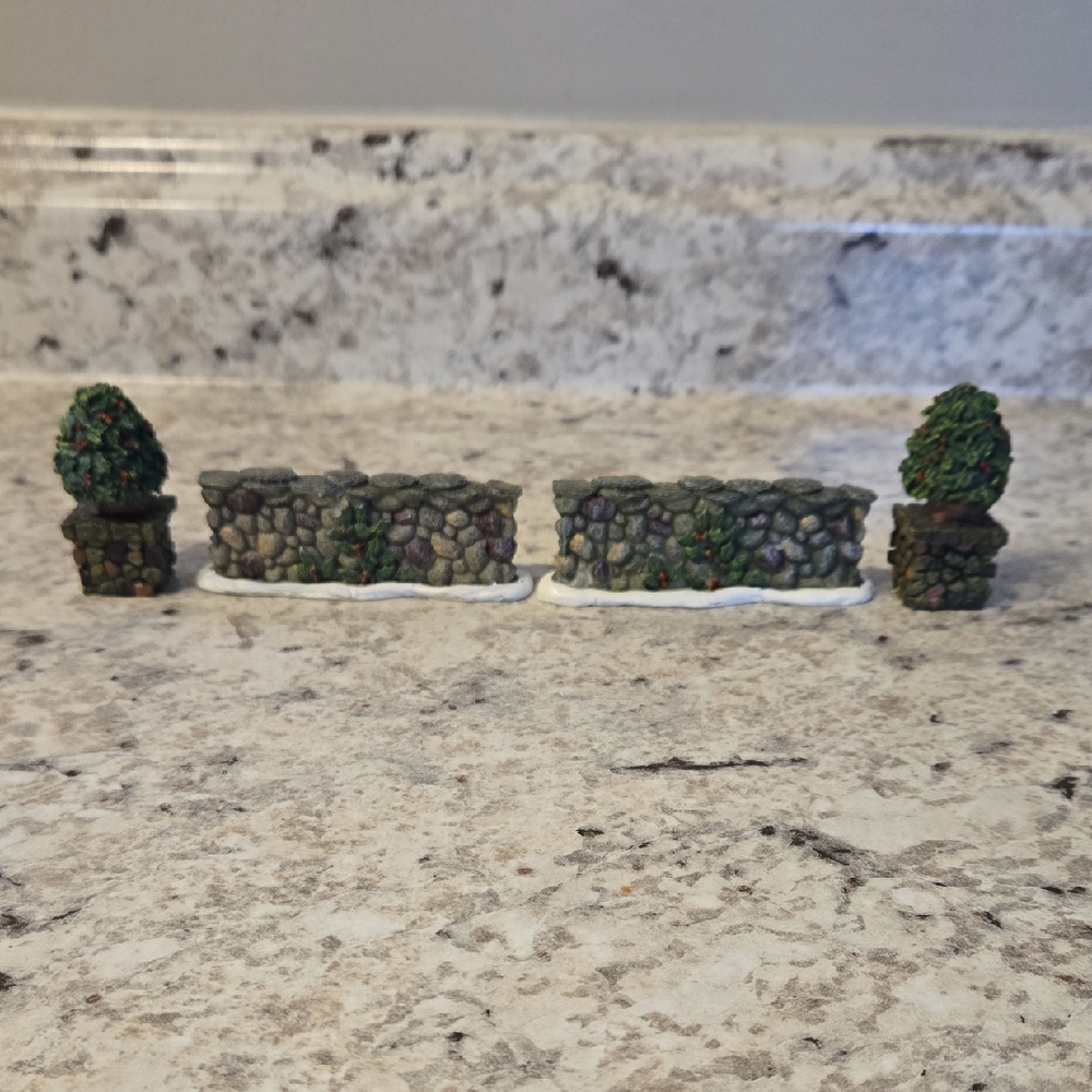 Miniature Stone Wall and Topiary Set Dept 56 or Lemax